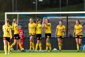 LSK Kvinner jakter bronse for andre sesong på rad, men må trolig slå seriemester Vålerenga på bortebane. Foto: Marius Simensen / Bildbyrån