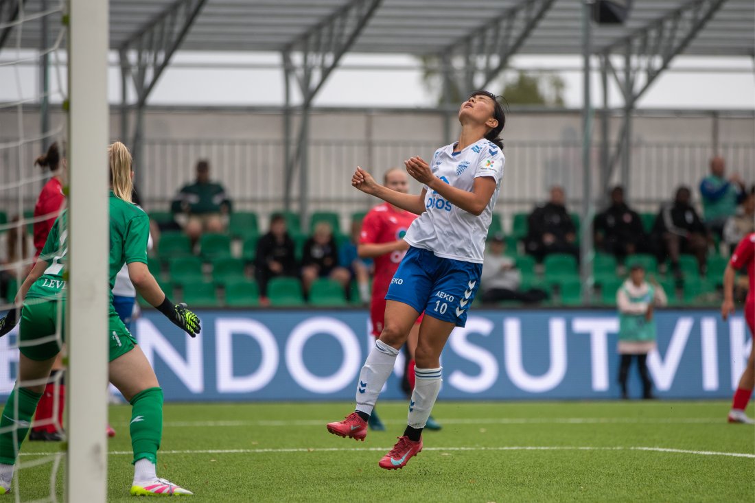 Kanna Matsuhisa fortviler over en brent sjanse i oppgjøret mellom Kolbotn og Røa på Ekeberg.