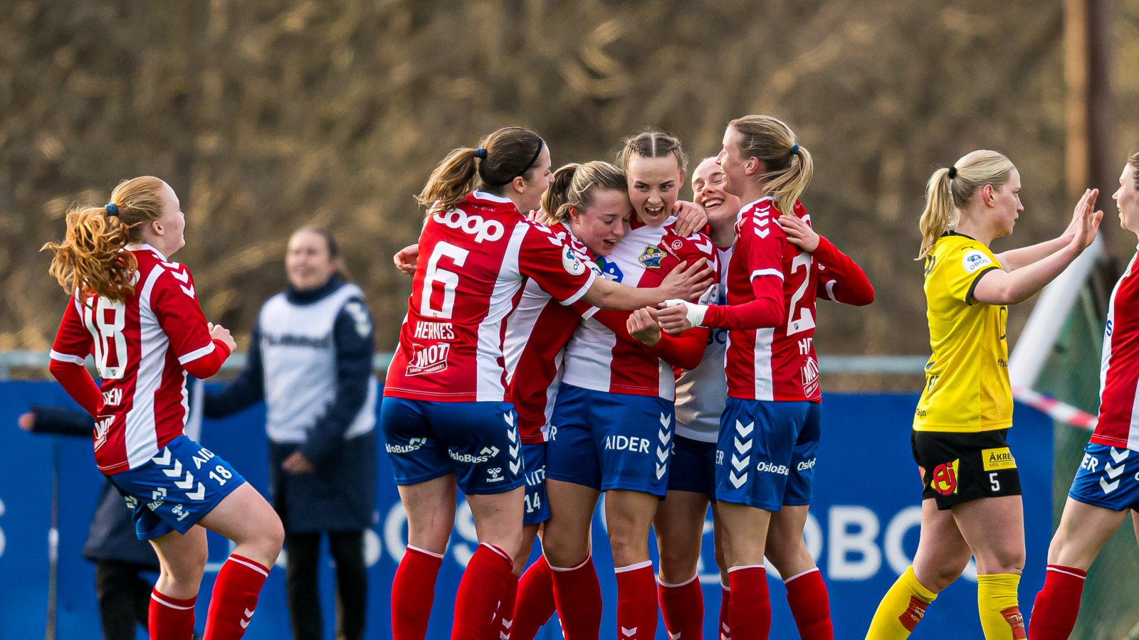Lyn kunne feire sesongens første trepoenger etter 1-0 over LSK Kvinner. Foto: Marius Simensen / Bildbyrån