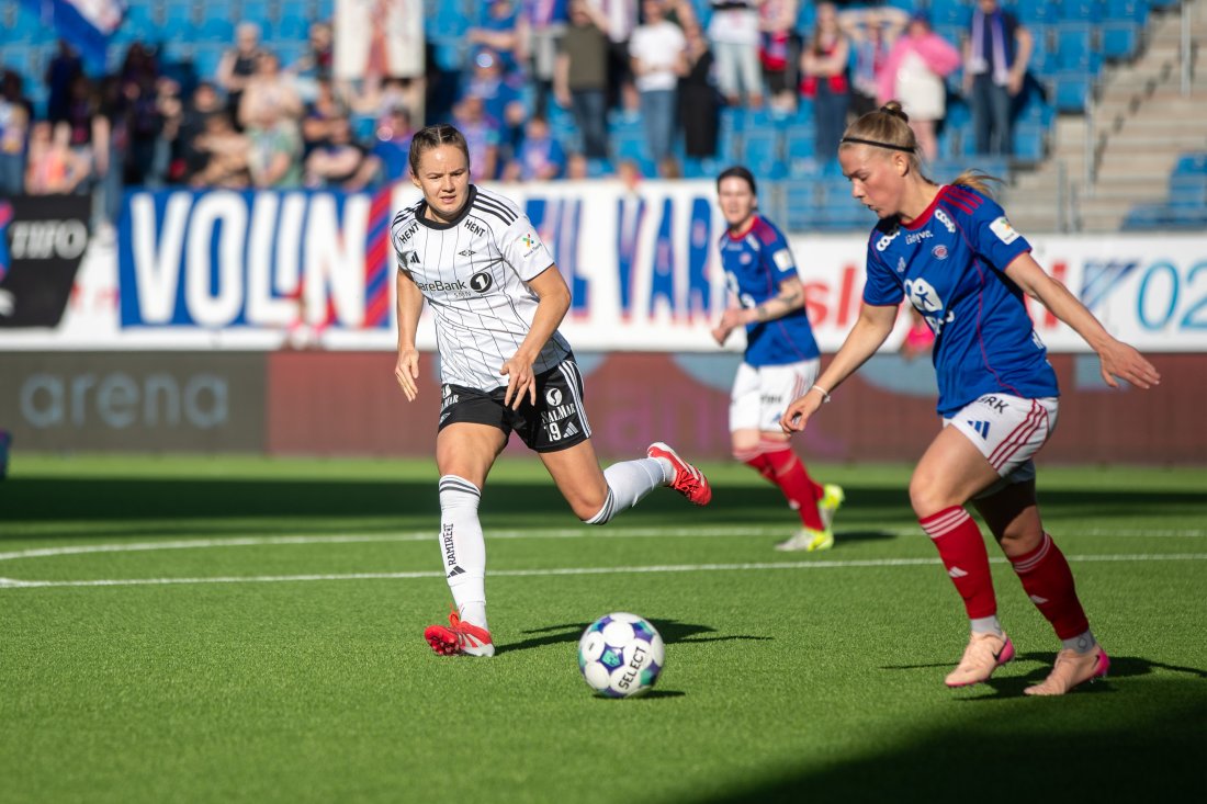 MÅL: Rebecka Holum har scoret i sine to siste kamper på Lerkendal. Kan hun gjøre det igjen mot LSK Kvinner? Foto: Odd Sindre Tonning / TFK